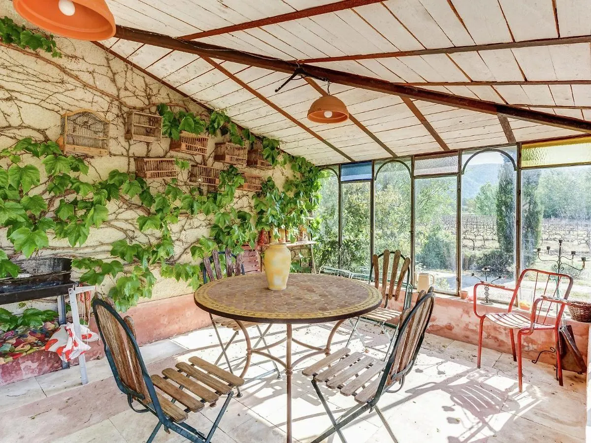 Spacious Cottage In Oppede With Swimming Pool Maubec