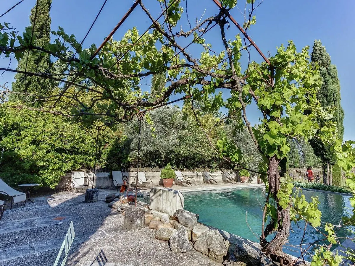 Spacious Cottage In Oppede With Swimming Pool Maubec  0*, Maubec (Vaucluse)